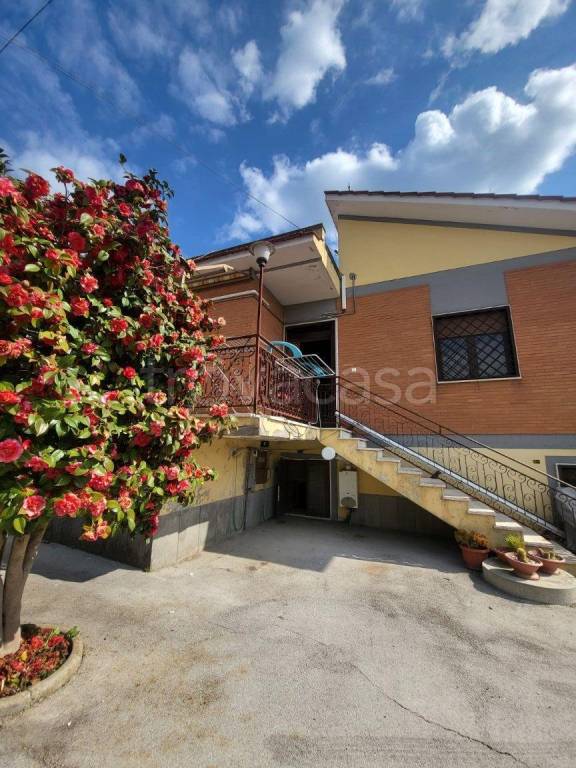 casa indipendente in vendita ad Albano Laziale in zona Cecchina