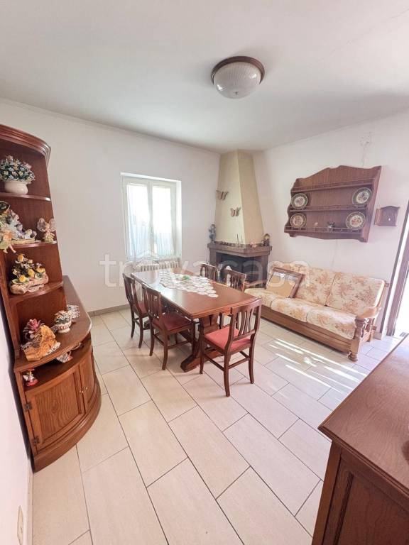 appartamento in vendita ad Albano Laziale in zona Cecchina