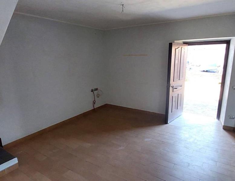 appartamento in vendita ad Albano Laziale in zona Pavona