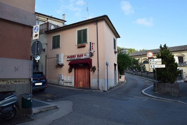 negozio in vendita ad Albano Laziale