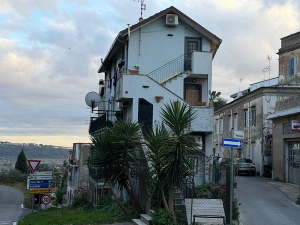 appartamento in vendita ad Albano Laziale