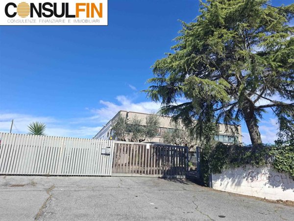 ufficio in vendita ad Albano Laziale in zona Pavona