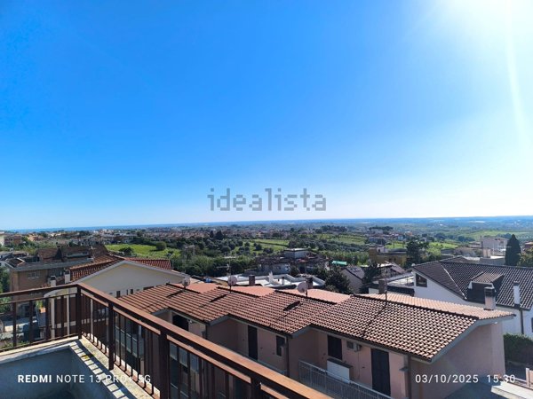 appartamento in vendita ad Albano Laziale in zona Cecchina