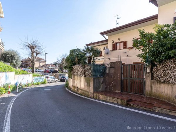 casa indipendente in vendita ad Albano Laziale