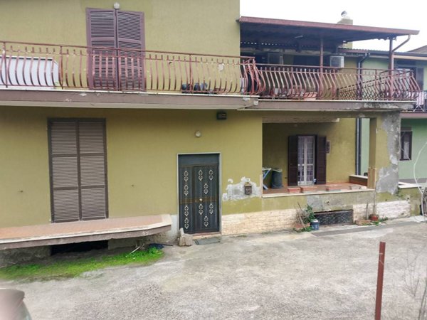 appartamento in vendita ad Albano Laziale in zona Cecchina