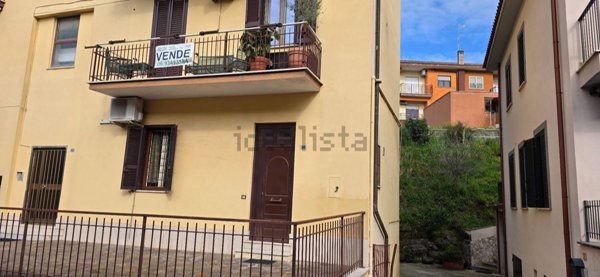 appartamento in vendita ad Albano Laziale in zona Cecchina