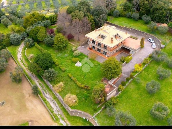 casa indipendente in vendita ad Albano Laziale