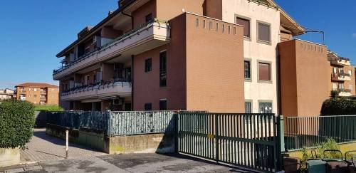 appartamento in vendita ad Albano Laziale in zona Pavona