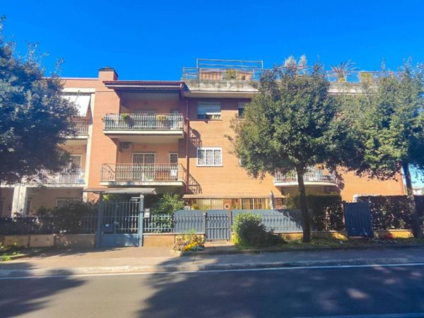 appartamento in vendita ad Albano Laziale in zona Pavona