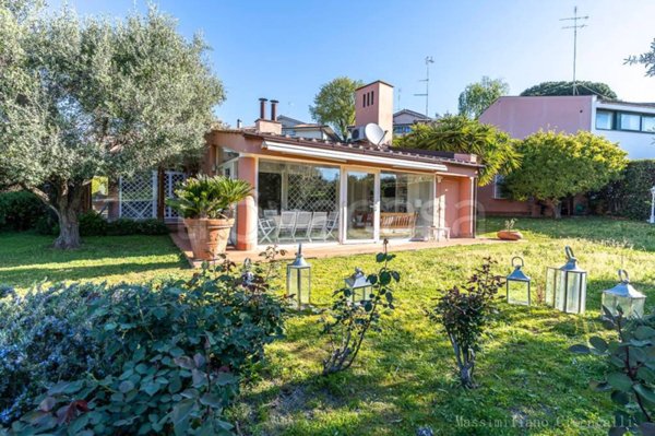 casa indipendente in vendita ad Albano Laziale