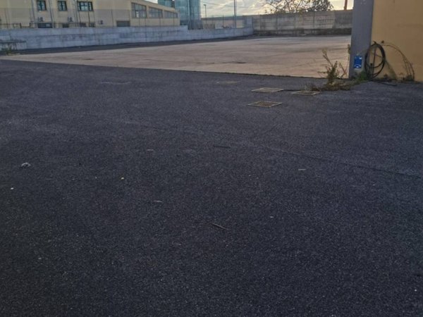 capannone in vendita ad Albano Laziale in zona Pavona