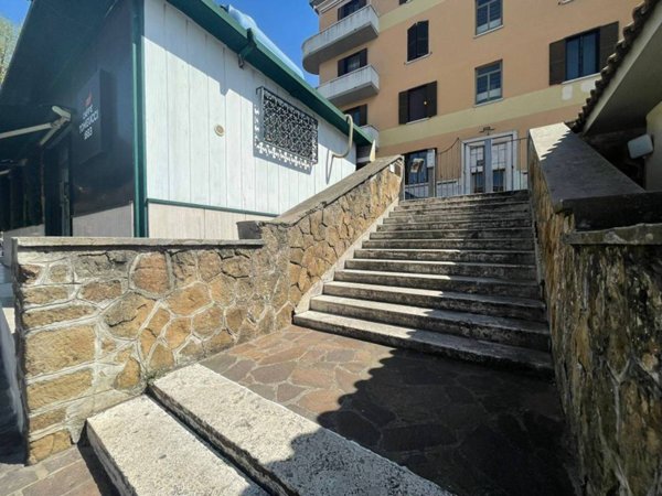 appartamento in vendita ad Albano Laziale in zona Cecchina