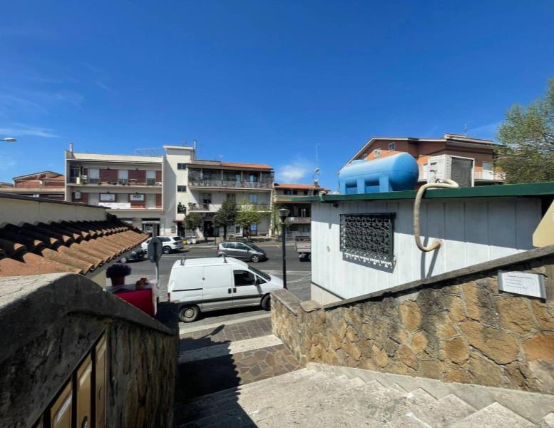 appartamento in vendita ad Albano Laziale in zona Cecchina