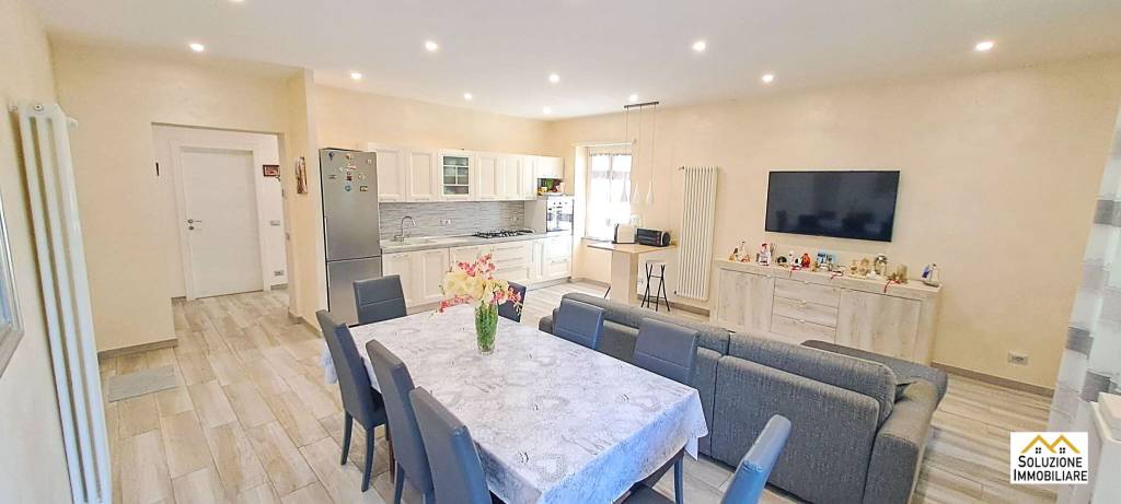 appartamento in vendita ad Albano Laziale in zona Pavona