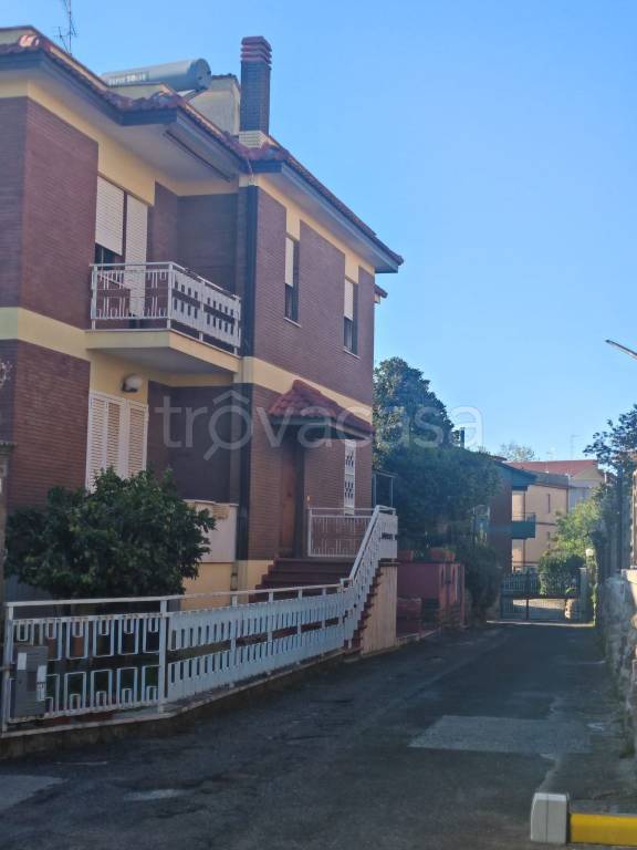 appartamento in vendita ad Albano Laziale