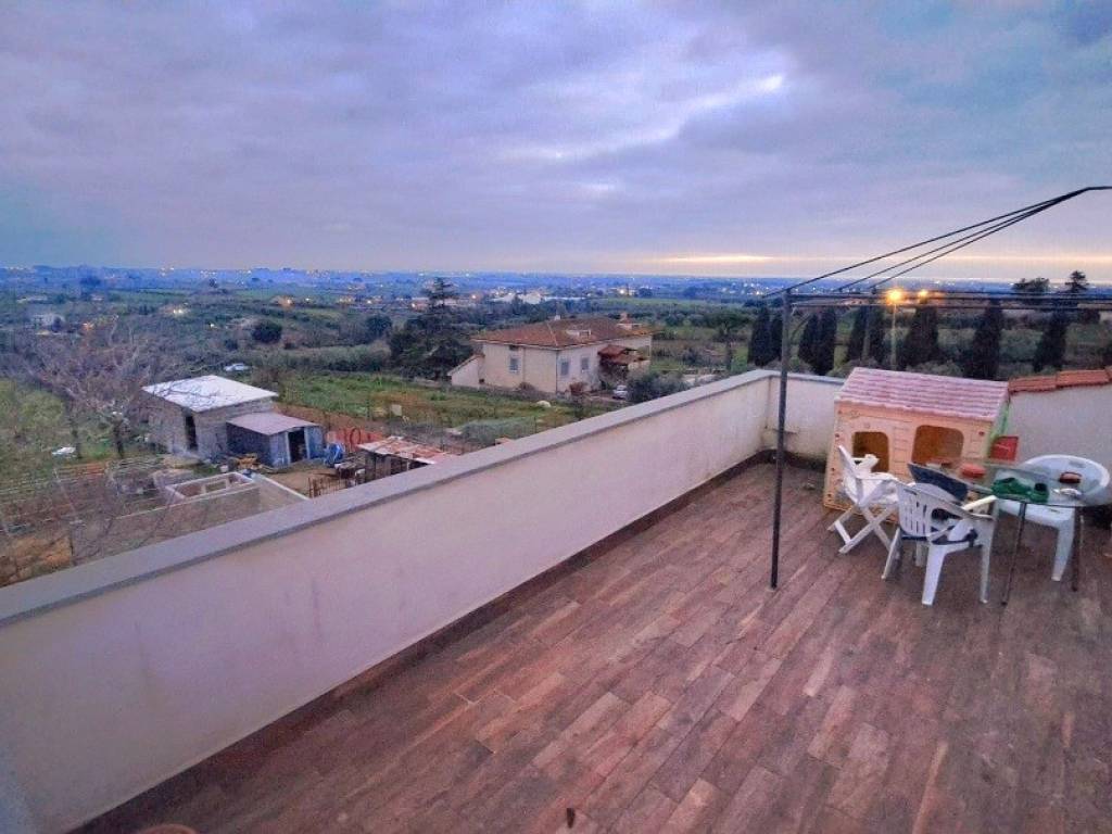 appartamento in vendita ad Albano Laziale in zona Cecchina