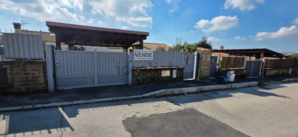 casa indipendente in vendita ad Albano Laziale in zona Cecchina