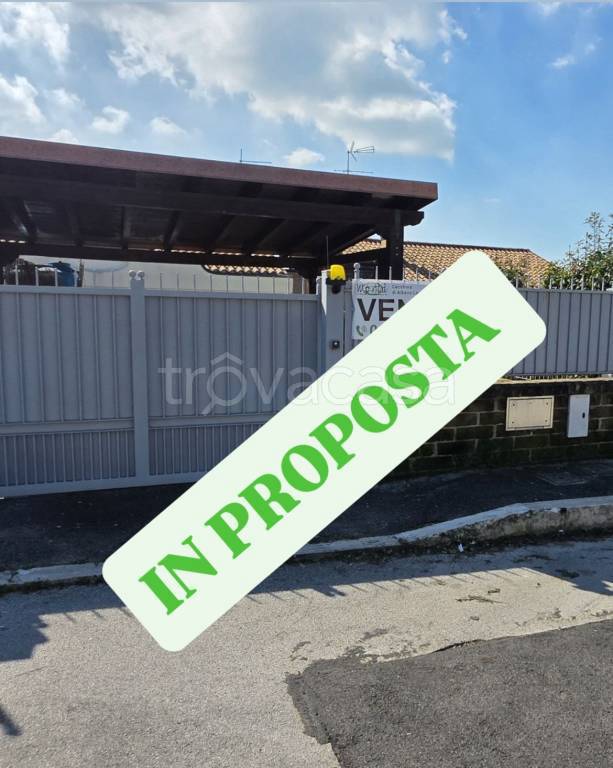 casa indipendente in vendita ad Albano Laziale in zona Cecchina