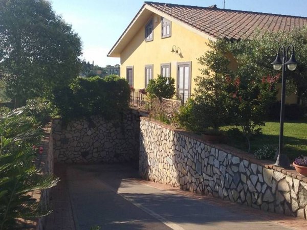 casa indipendente in vendita ad Albano Laziale