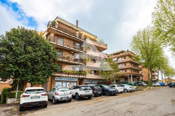 appartamento in vendita ad Albano Laziale