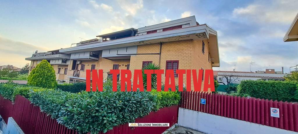 appartamento in vendita ad Albano Laziale in zona Cecchina