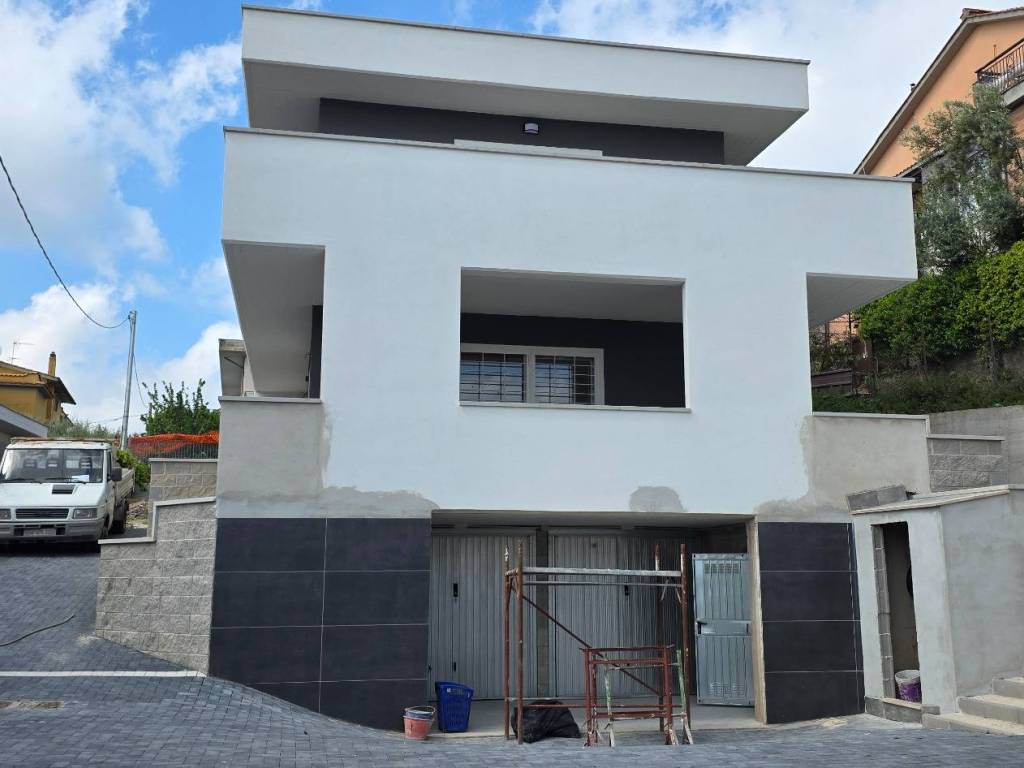 appartamento in vendita ad Albano Laziale