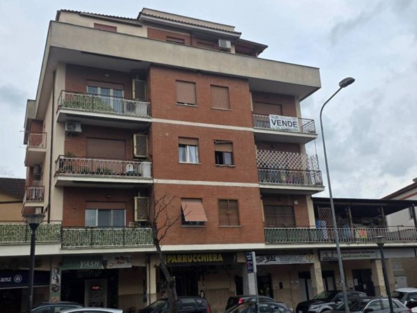 appartamento in vendita ad Albano Laziale in zona Cecchina
