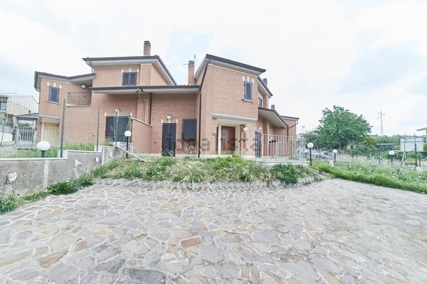 casa indipendente in vendita ad Albano Laziale