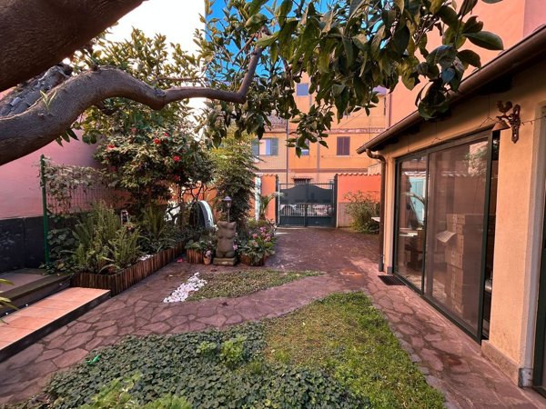 casa indipendente in vendita ad Albano Laziale in zona Cecchina