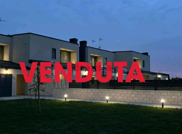 casa indipendente in vendita ad Albano Laziale