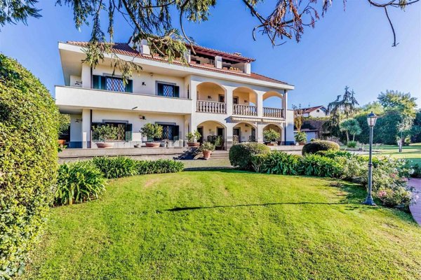 casa indipendente in vendita ad Albano Laziale