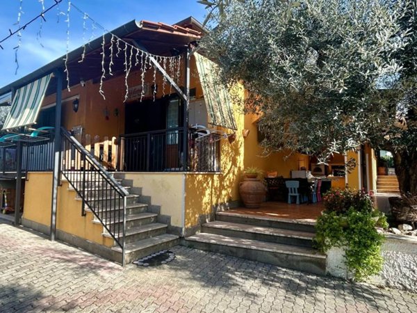 casa indipendente in vendita ad Albano Laziale