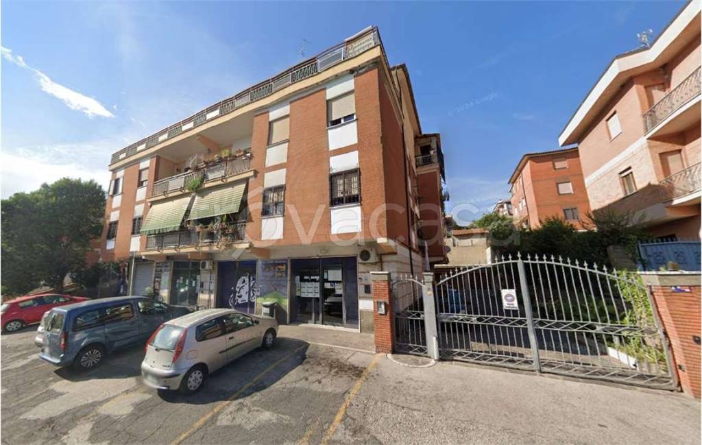 appartamento in vendita ad Albano Laziale in zona Cecchina