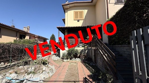 pentavano in vendita ad Albano Laziale in zona Cecchina