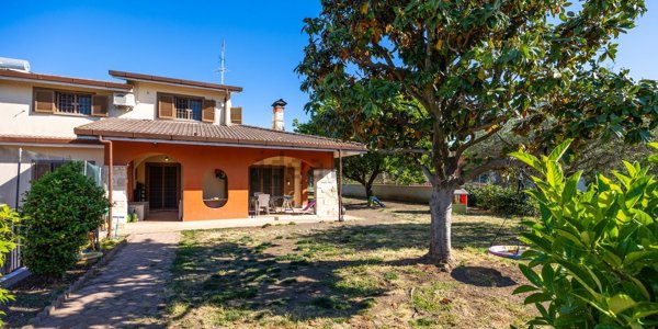 casa indipendente in vendita ad Albano Laziale