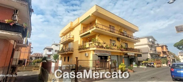 appartamento in vendita ad Albano Laziale in zona Pavona