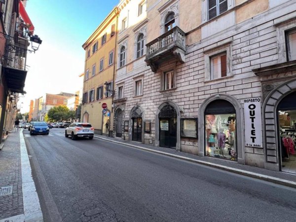 negozio in vendita ad Albano Laziale