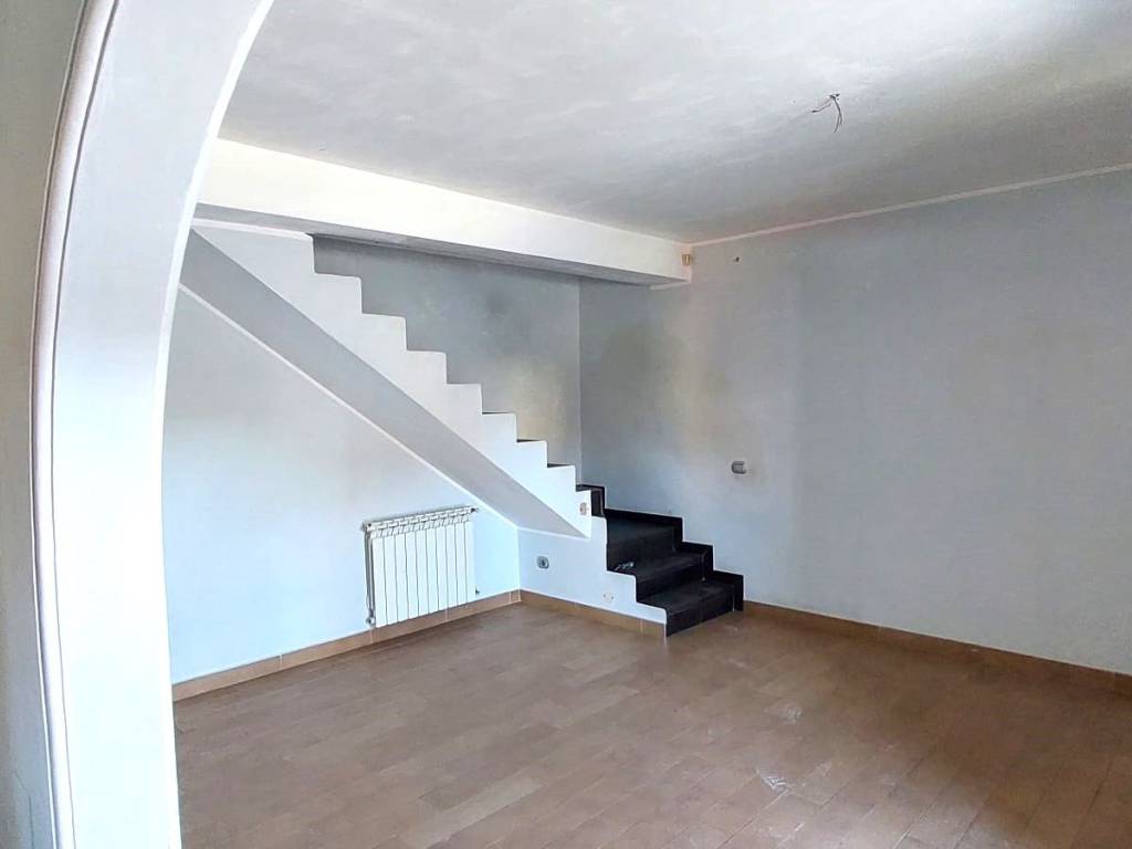 appartamento in vendita ad Albano Laziale in zona Pavona