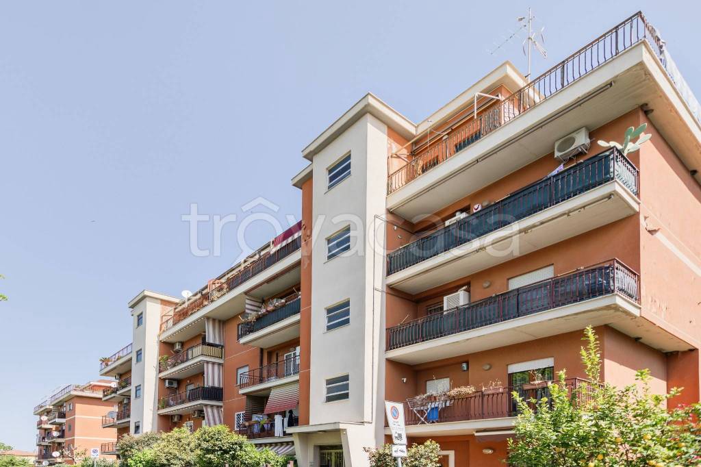 appartamento in vendita ad Albano Laziale in zona Marfoli