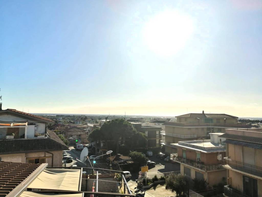 appartamento in vendita ad Albano Laziale in zona Cecchina