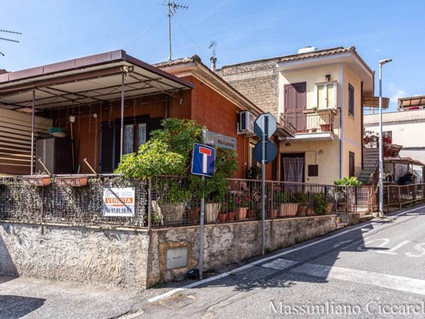 casa indipendente in vendita ad Albano Laziale in zona Cecchina