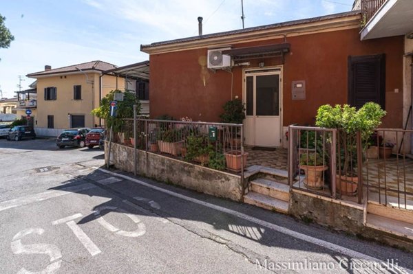casa indipendente in vendita ad Albano Laziale in zona Cecchina