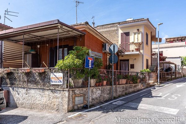 appartamento in vendita ad Albano Laziale in zona Cecchina