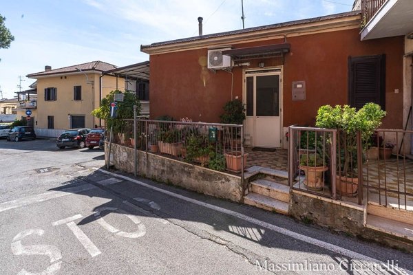 appartamento in vendita ad Albano Laziale in zona Cecchina