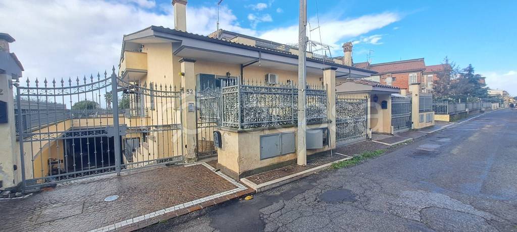 casa indipendente in vendita ad Albano Laziale in zona Marfoli