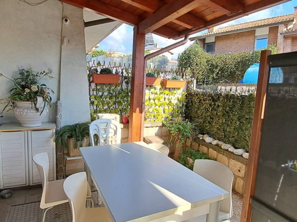 casa indipendente in vendita ad Albano Laziale