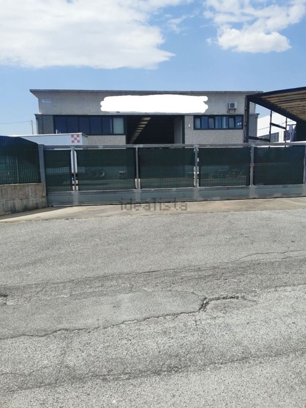 capannone in vendita ad Albano Laziale in zona Cecchina