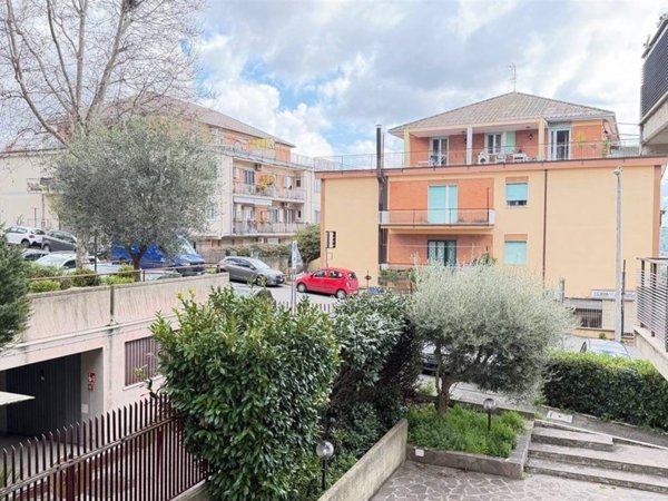 appartamento in vendita ad Albano Laziale