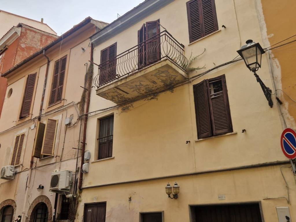 negozio in vendita ad Albano Laziale