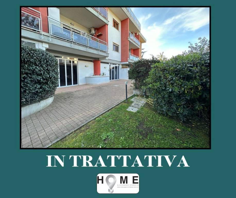 appartamento in vendita ad Albano Laziale in zona Pavona